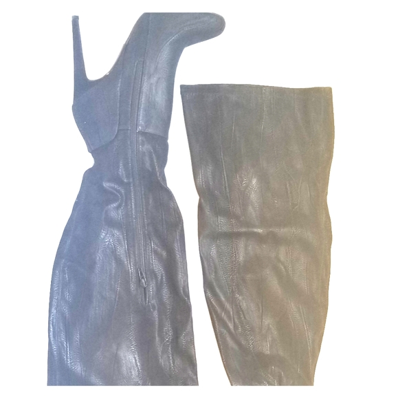 Tall boots - Picture 3 of 4